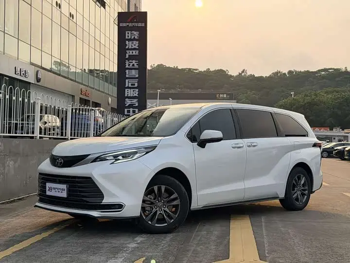 Toyota Sienna 2026, арт. CN-3561799 — фото 1