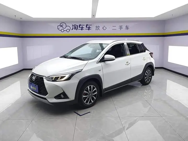 Toyota Yaris L Hatchback 2022, арт. CN-3564212 — фото 1