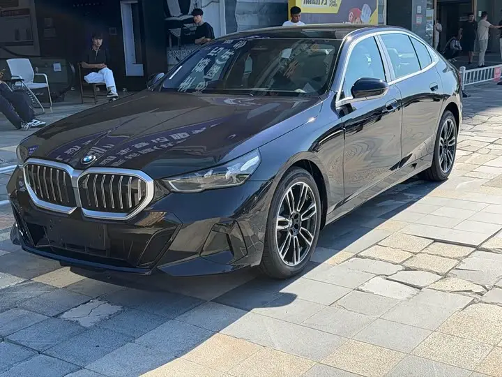 BMW 5 Series 2026, арт. CN-3564681 — фото 1