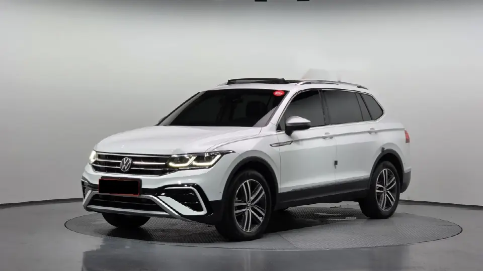 Volkswagen Tiguan 2018, арт. KR-3568630 — фото 1