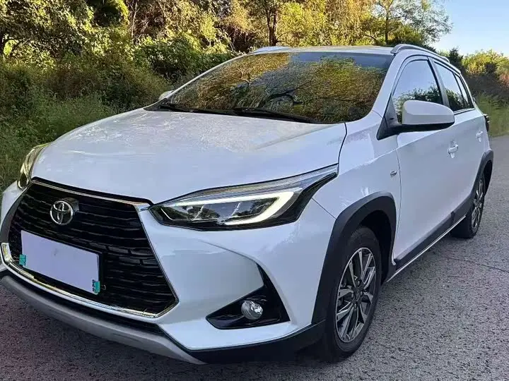 Toyota Yaris L Hatchback 2022, арт. CN-3580555 — фото 1