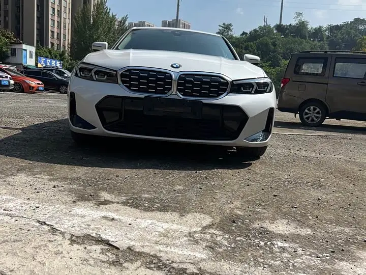 BMW 3 Series 2024, арт. CN-3582745 — фото 1