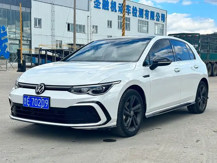 Volkswagen Golf 2023, арт. CN-3584721 — фото 1