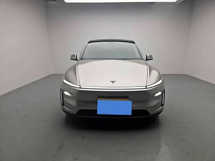 Tesla Model Y 2025, арт. CN-3587014 — фото 1