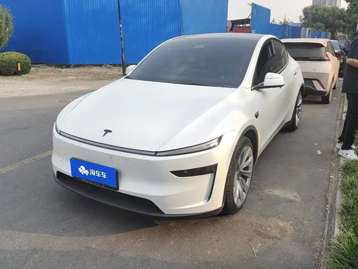 Tesla Model Y 2025, арт. CN-3587994 — фото 1