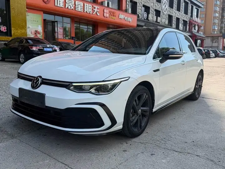 Volkswagen Golf 2023, арт. CN-3588030 — фото 1