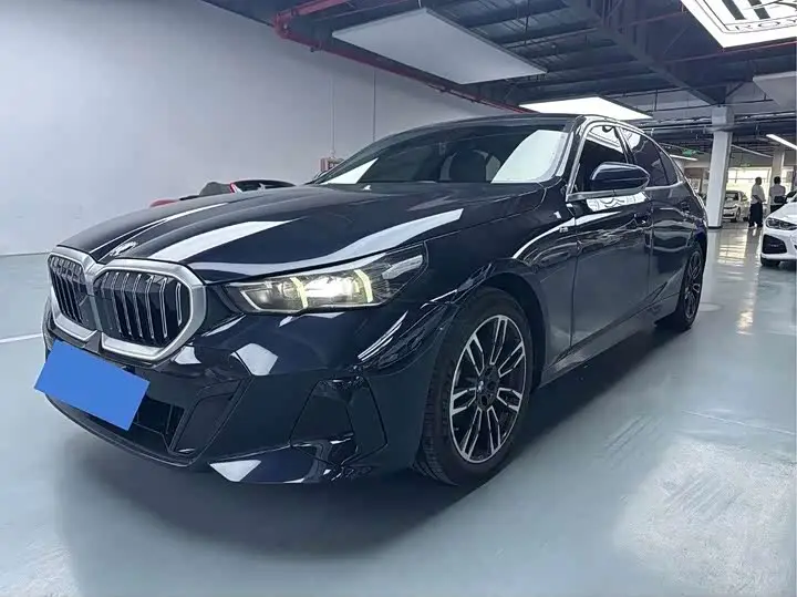 BMW 5 Series 2025, арт. CN-3589692 — фото 1