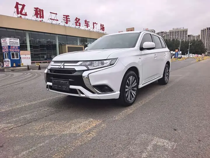 Mitsubishi Outlander 2021, арт. CN-3589862 — фото 1