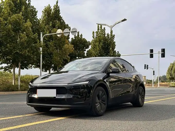 Tesla Model Y 2026, арт. CN-3590373 — фото 1