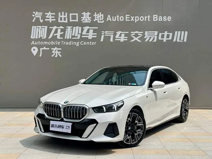 BMW 5 Series 2024, арт. CN-3592791 — фото 1