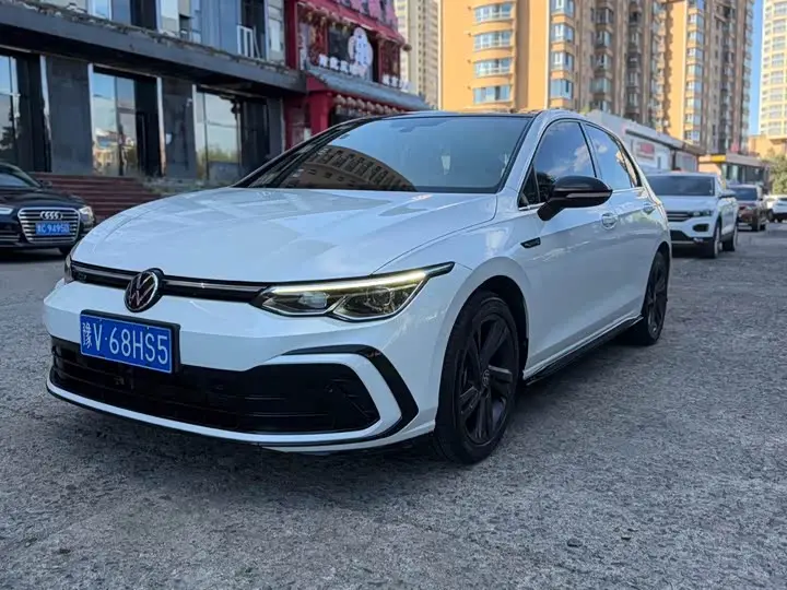 Volkswagen Golf 2023, арт. CN-3593062 — фото 1