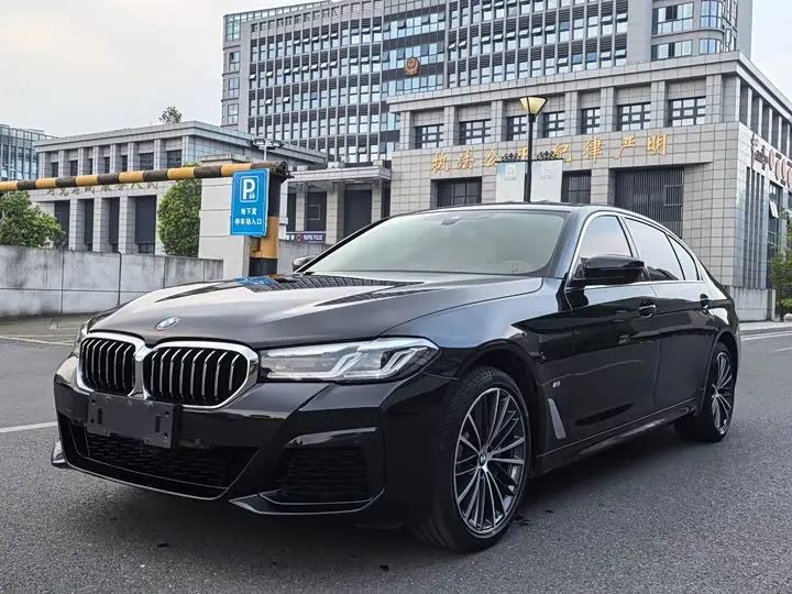 BMW 5 Series 2023, арт. CN-3593067 — фото 1