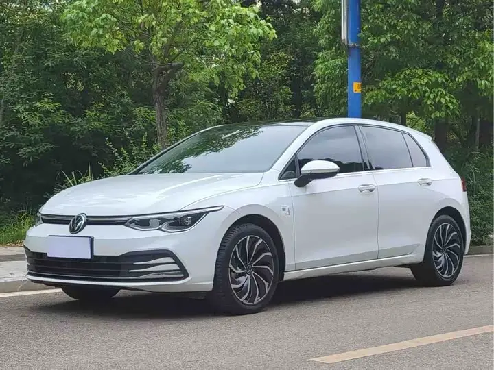 Volkswagen Golf 2023, арт. CN-3593616 — фото 1