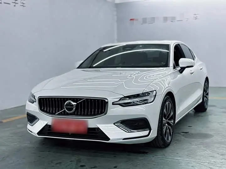 Volvo S60 2024, арт. CN-3594069 — фото 1