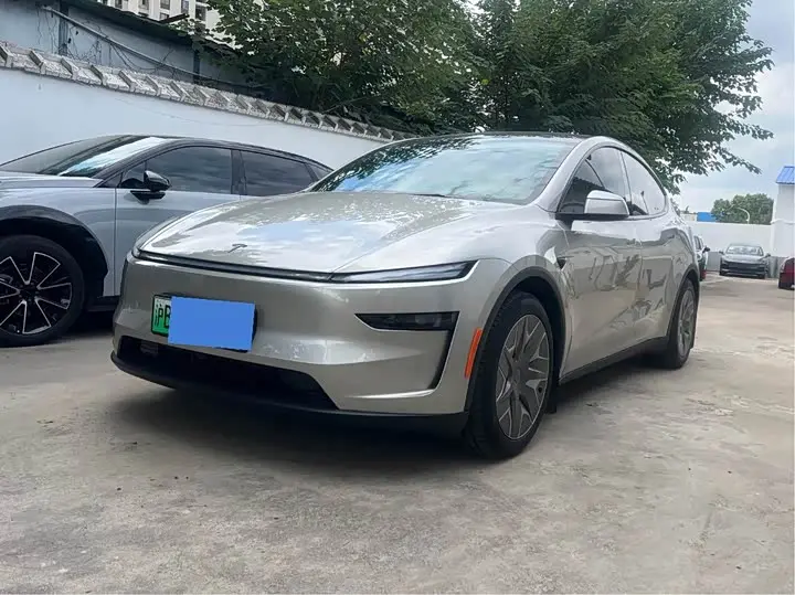 Tesla Model Y 2025, арт. CN-3594568 — фото 1