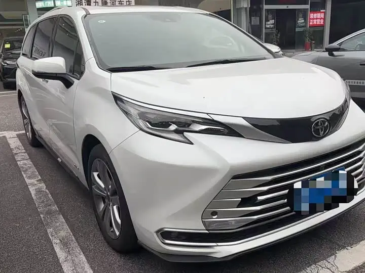 Toyota Sienna 2024, арт. CN-3595993 — фото 1