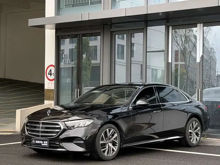 Mercedes-Benz E-Class 2024, арт. CN-3596238 — фото 1