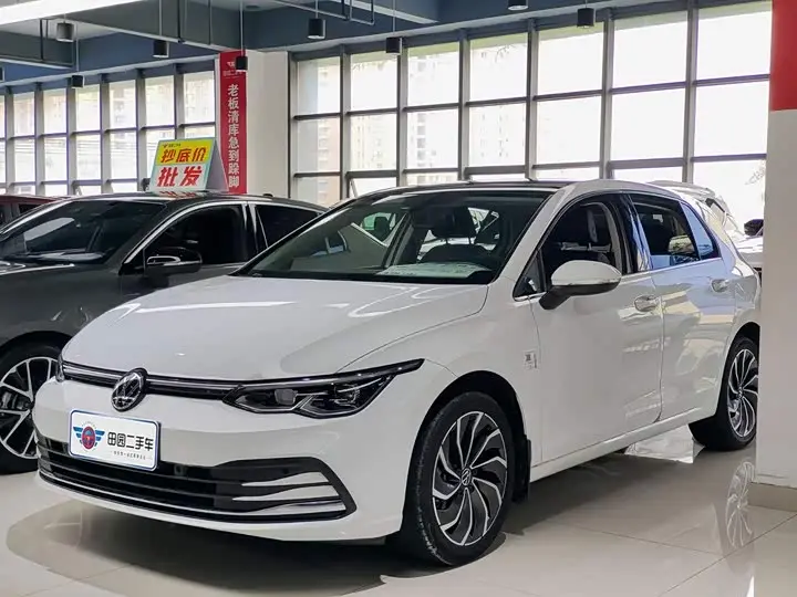 Volkswagen Golf 2023, арт. CN-3596881 — фото 1