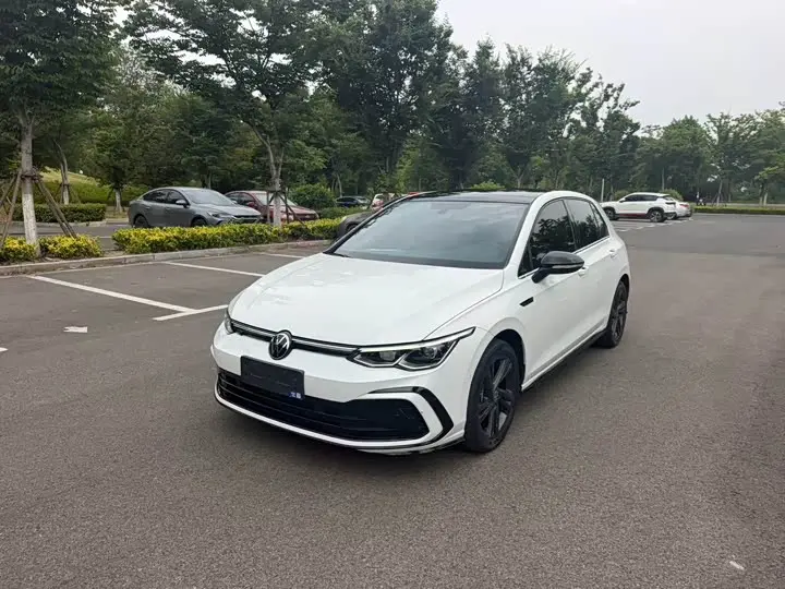 Volkswagen Golf 2023, арт. CN-3597203 — фото 1