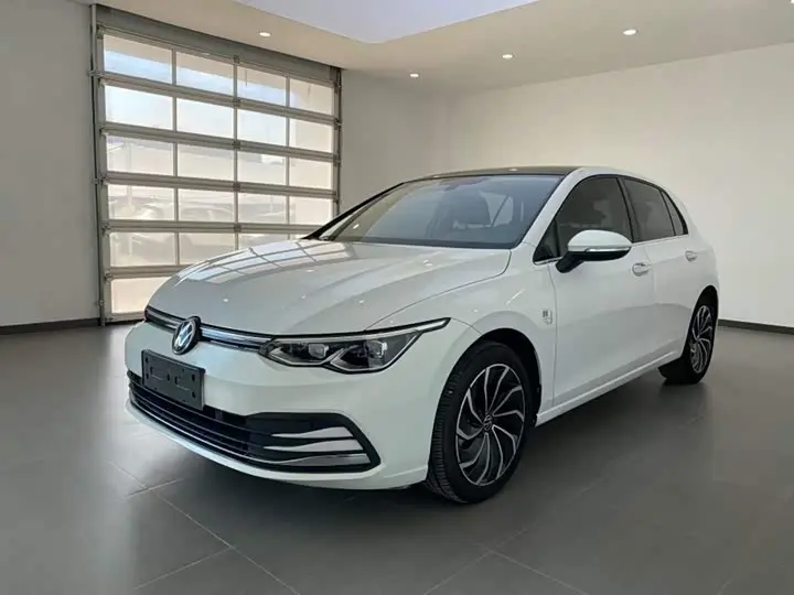 Volkswagen Golf 2024, арт. CN-3598693 — фото 1