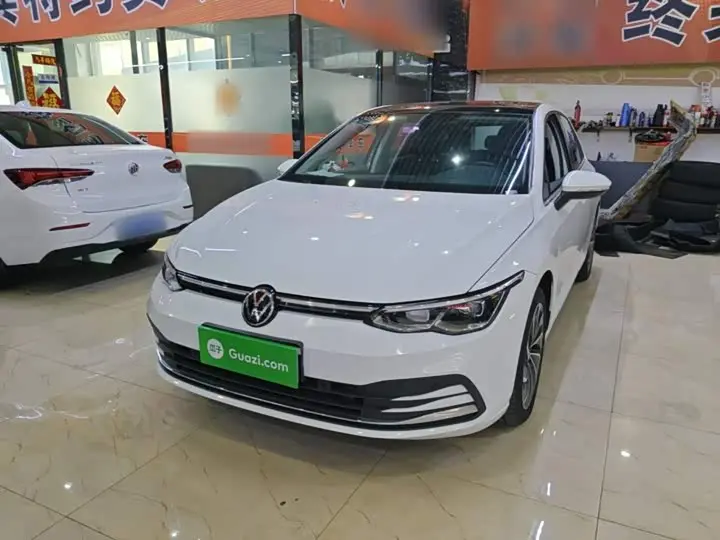 Volkswagen Golf 2023, арт. CN-3598790 — фото 1