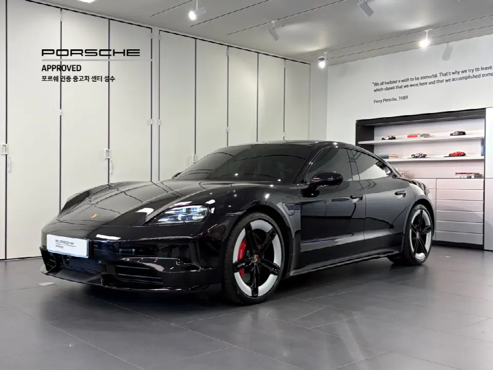 Porsche Taycan 2020, арт. KR-3607023 — фото 1