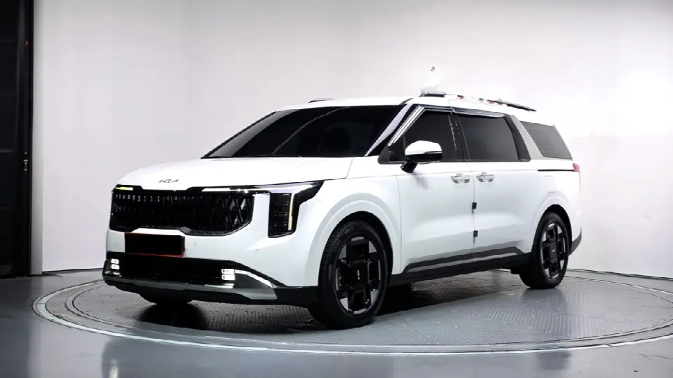 Kia Carnival 2023, арт. KR-3611566 — фото 1