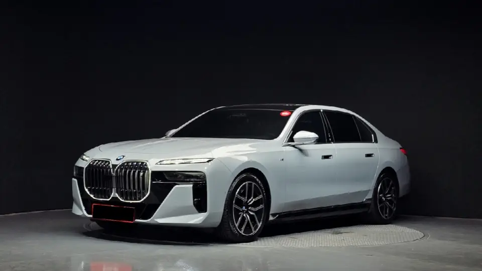 BMW i7 2022, фото из объявления
