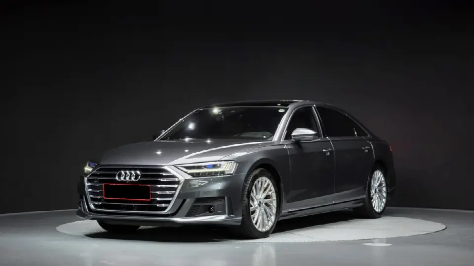 Audi A8 2018, фото из объявления