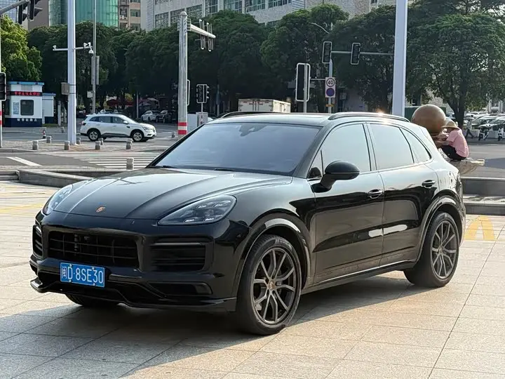 Porsche Cayenne 2023, арт. CN-3614701 — фото 1