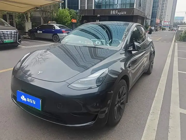 Tesla Model Y 2024, арт. CN-3614782 — фото 1