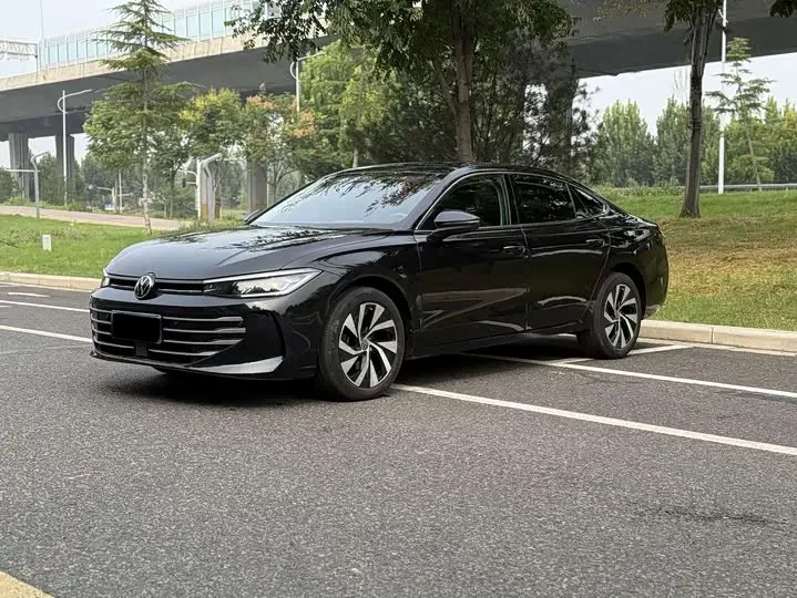 Volkswagen Passat 2025, арт. CN-3617018 — фото 1