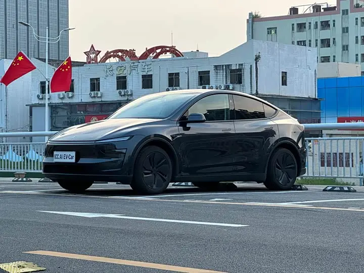 Tesla Model Y 2025, арт. CN-3617080 — фото 1