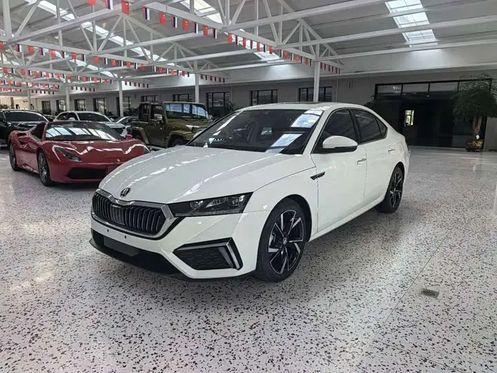 Skoda Octavia Pro 2022, арт. CN-3621506 — фото 1