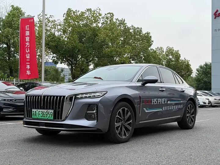 Hongqi H5 Hybrid 2025, фото из объявления