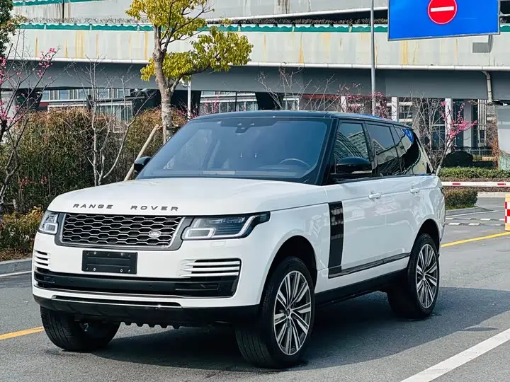 Land Rover Range Rover 2022, фото из объявления