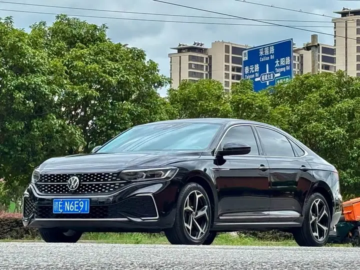 Volkswagen Passat 2023, арт. CN-3622925 — фото 1