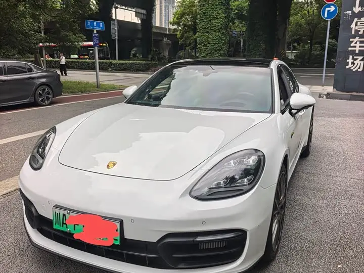 Porsche Panamera Hybrid 2023, фото из объявления