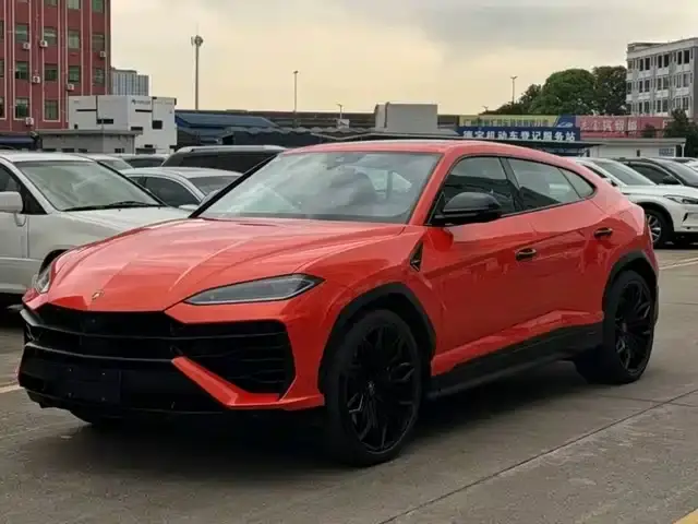Lamborghini Urus SE 2025, фото из объявления