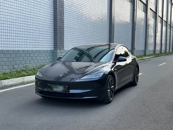 Tesla Model 3 2023, фото из объявления
