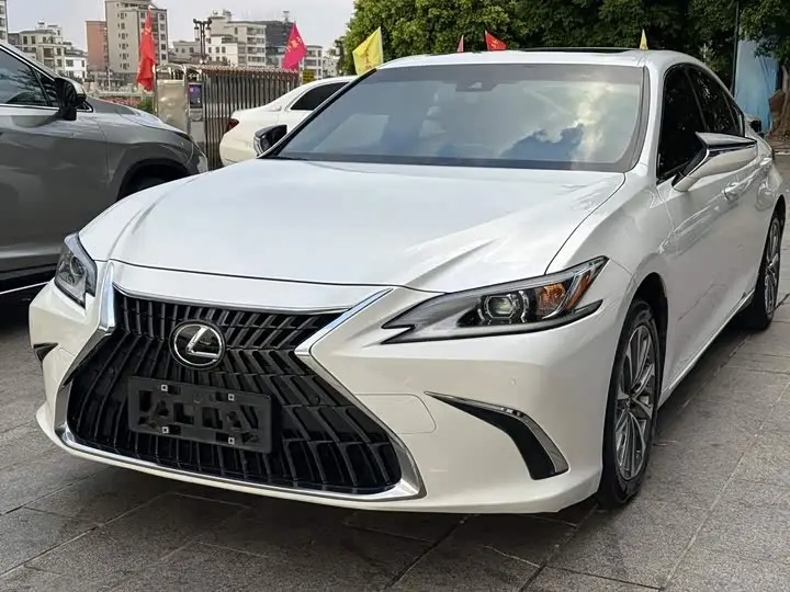 Lexus ES 2020, фото из объявления