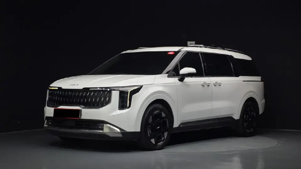 Kia Carnival 2023, арт. KR-3641182 — фото 1