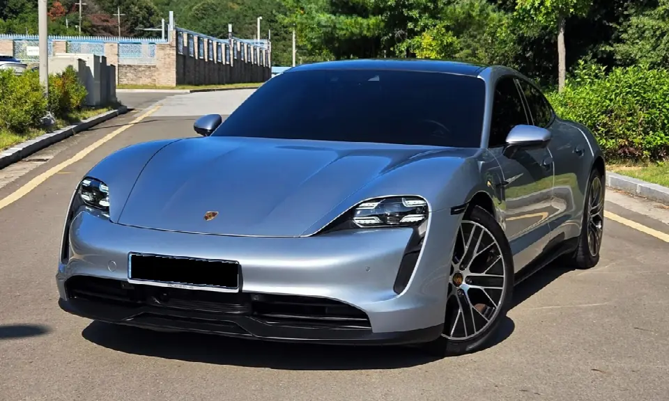 Porsche Taycan 2020, арт. KR-3641213 — фото 1