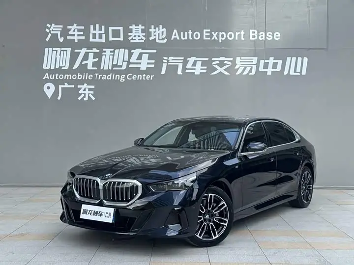BMW 5 Series 2025, арт. CN-3641676 — фото 1