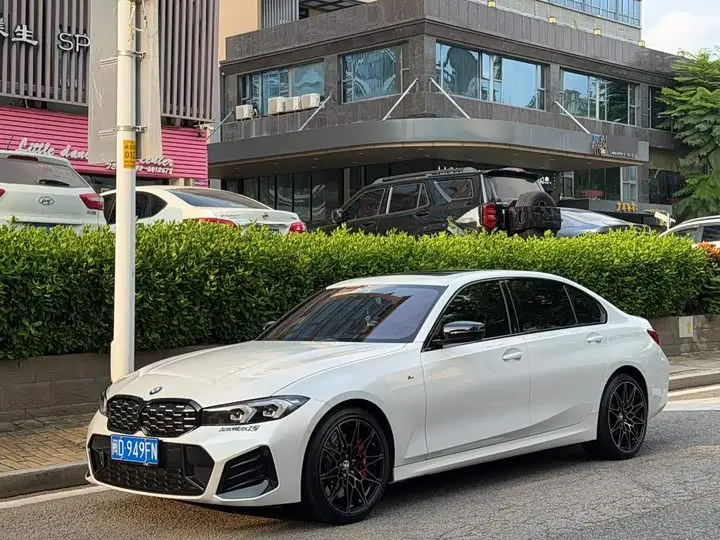 BMW 3 Series 2024, арт. CN-3642193 — фото 1