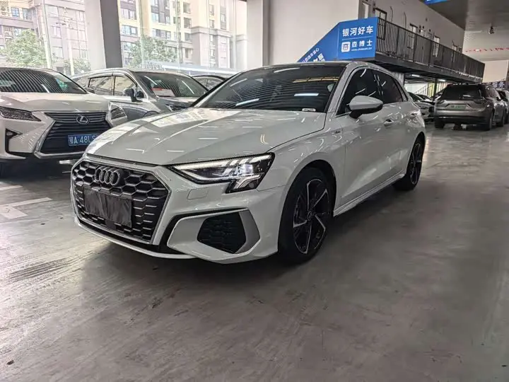 Audi A3 2024, арт. CN-3642526 — фото 1