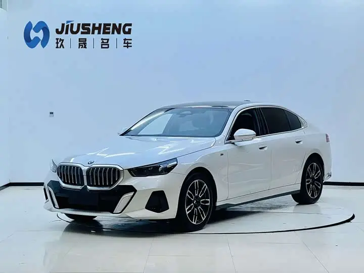 BMW 5 Series 2025, арт. CN-3642872 — фото 1