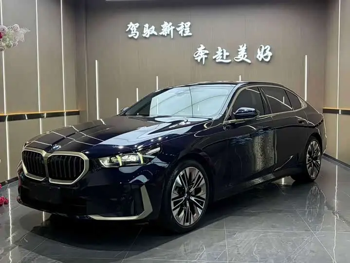 BMW 5 Series 2025, арт. CN-3643597 — фото 1