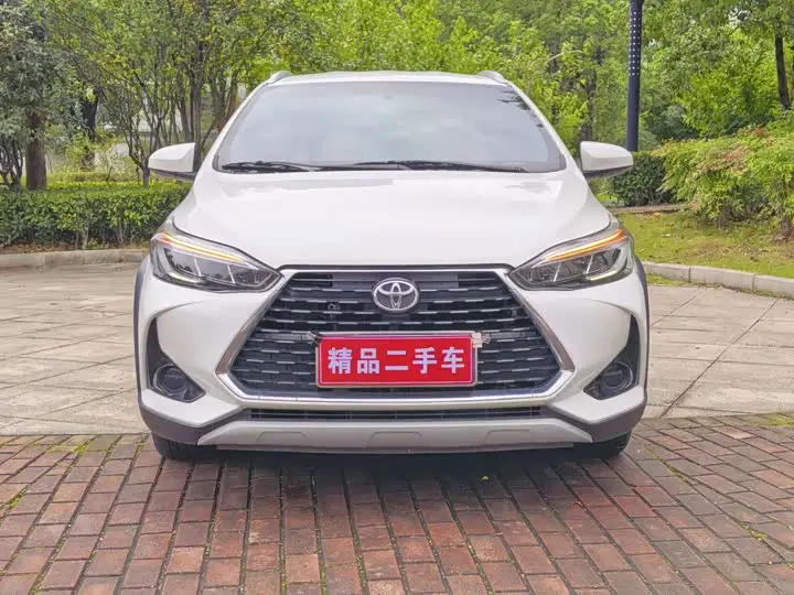 Toyota Yaris L Hatchback 2022, арт. CN-3645382 — фото 1