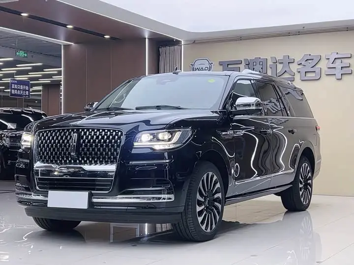 Lincoln Navigator 2024, арт. CN-3645529 — фото 1